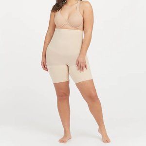 SPANX Higher Power Short